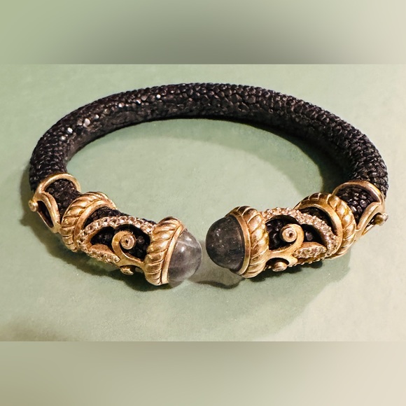 Beautiful shagreen, gold vermeil and labradorite bracelet. - Picture 1 of 7